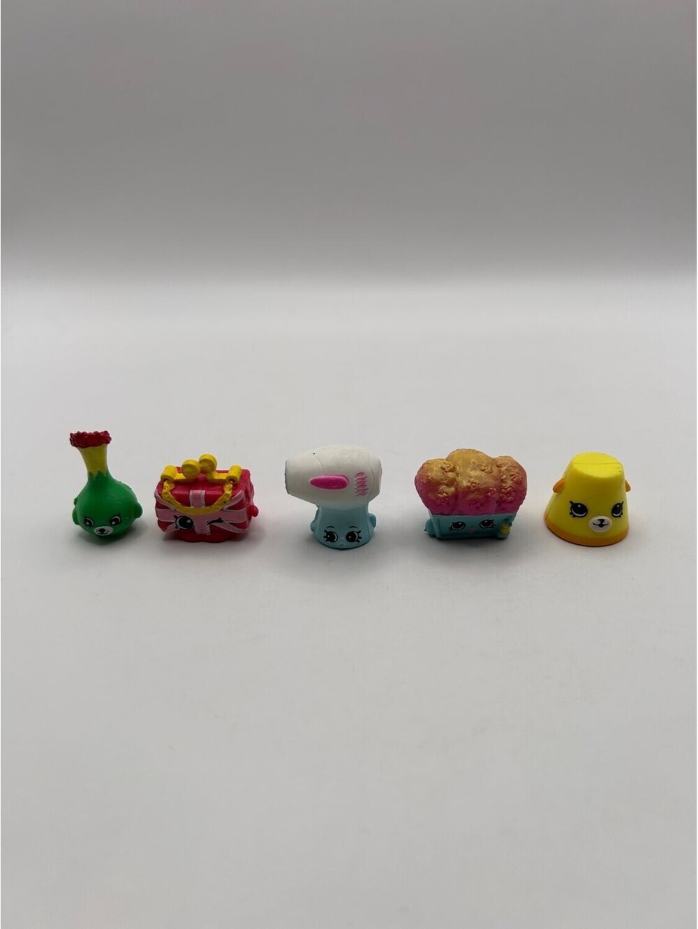 Shopkins Mixed Lot Veronica Vase Britney Bag Dry-Anne Cupcake Chic Puppy Cushion